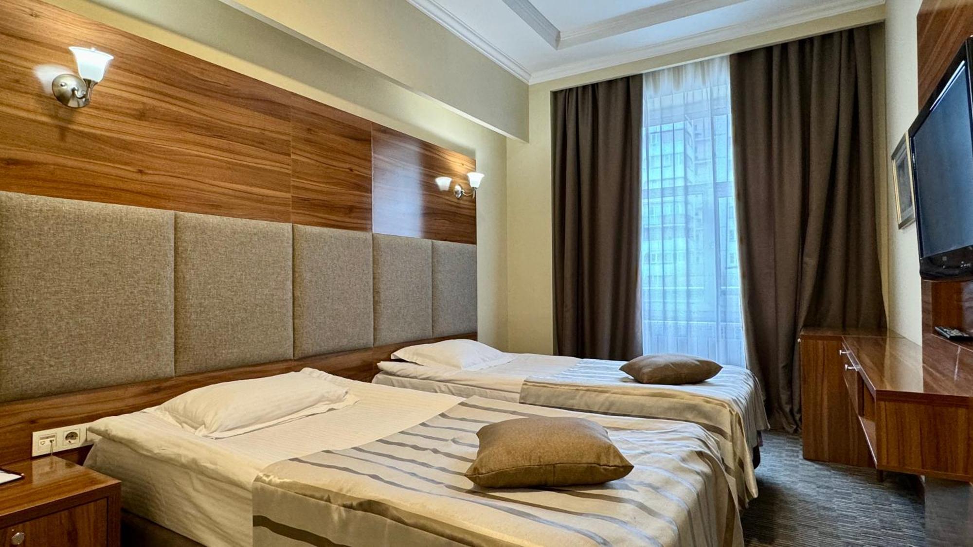 Grand Hotel Eurasia Almatı Dış mekan fotoğraf