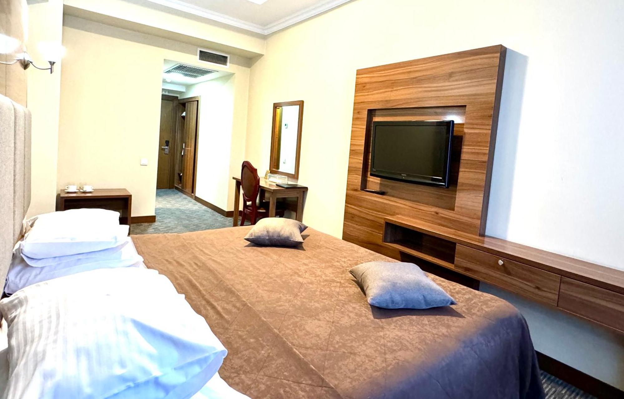 Grand Hotel Eurasia Almatı Dış mekan fotoğraf