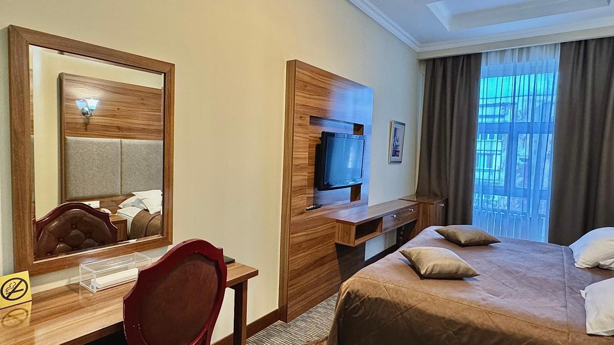 Grand Hotel Eurasia Almatı Dış mekan fotoğraf