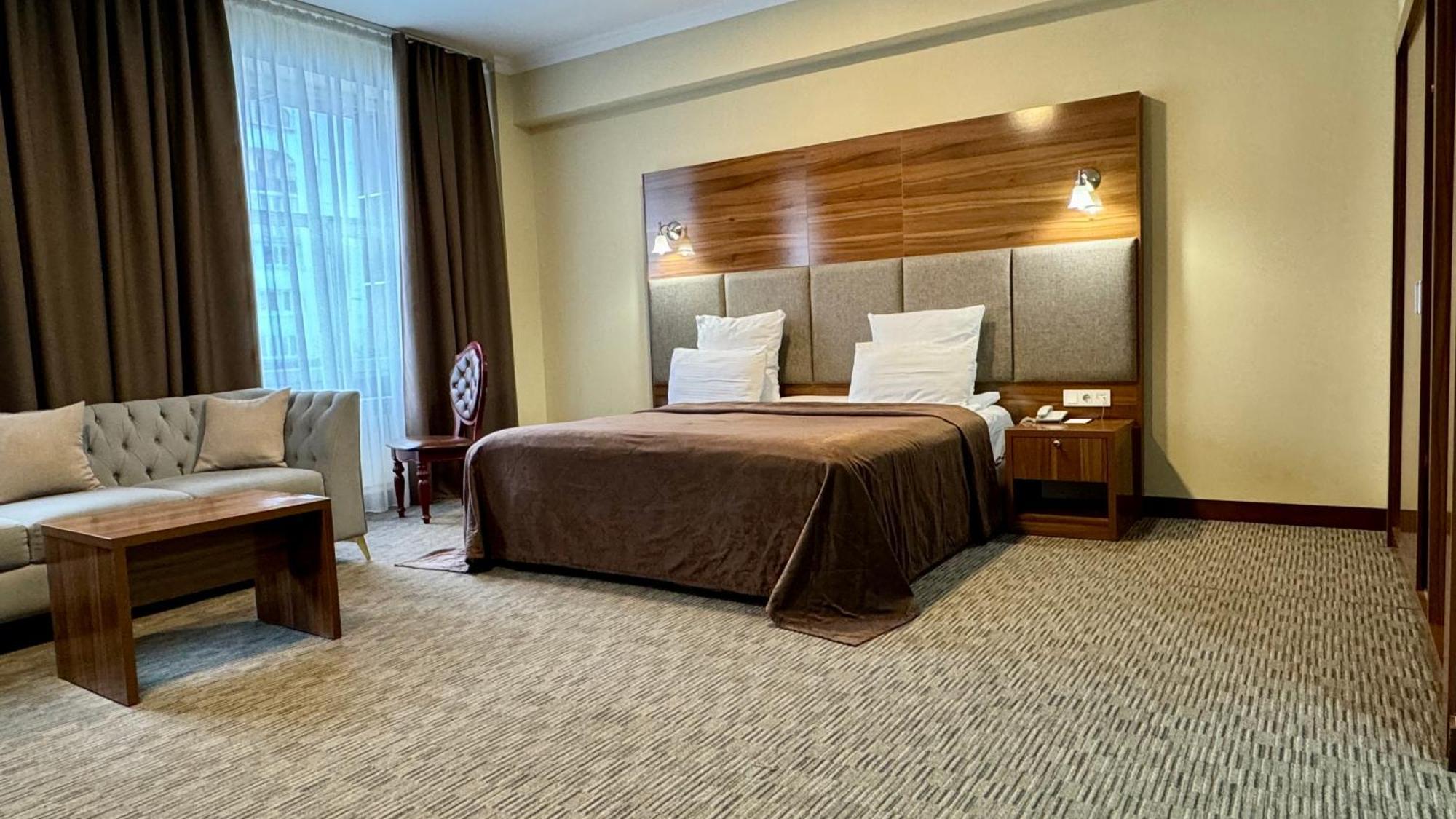 Grand Hotel Eurasia Almatı Dış mekan fotoğraf