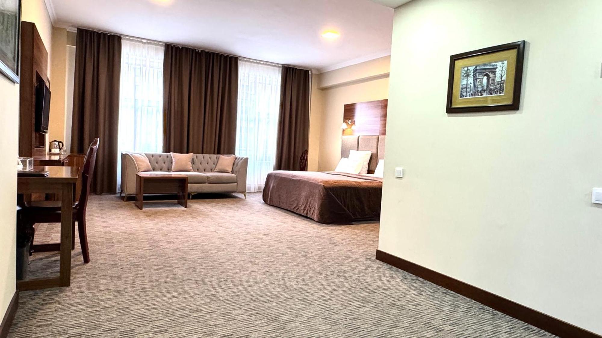 Grand Hotel Eurasia Almatı Dış mekan fotoğraf