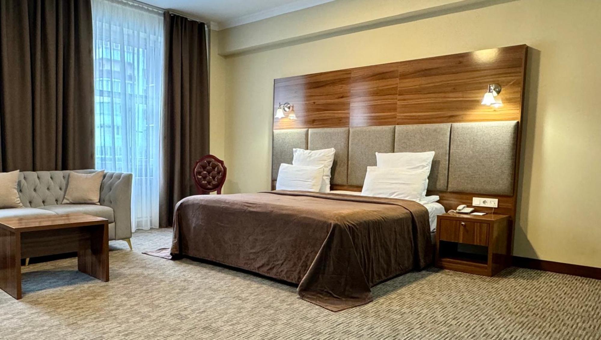 Grand Hotel Eurasia Almatı Dış mekan fotoğraf