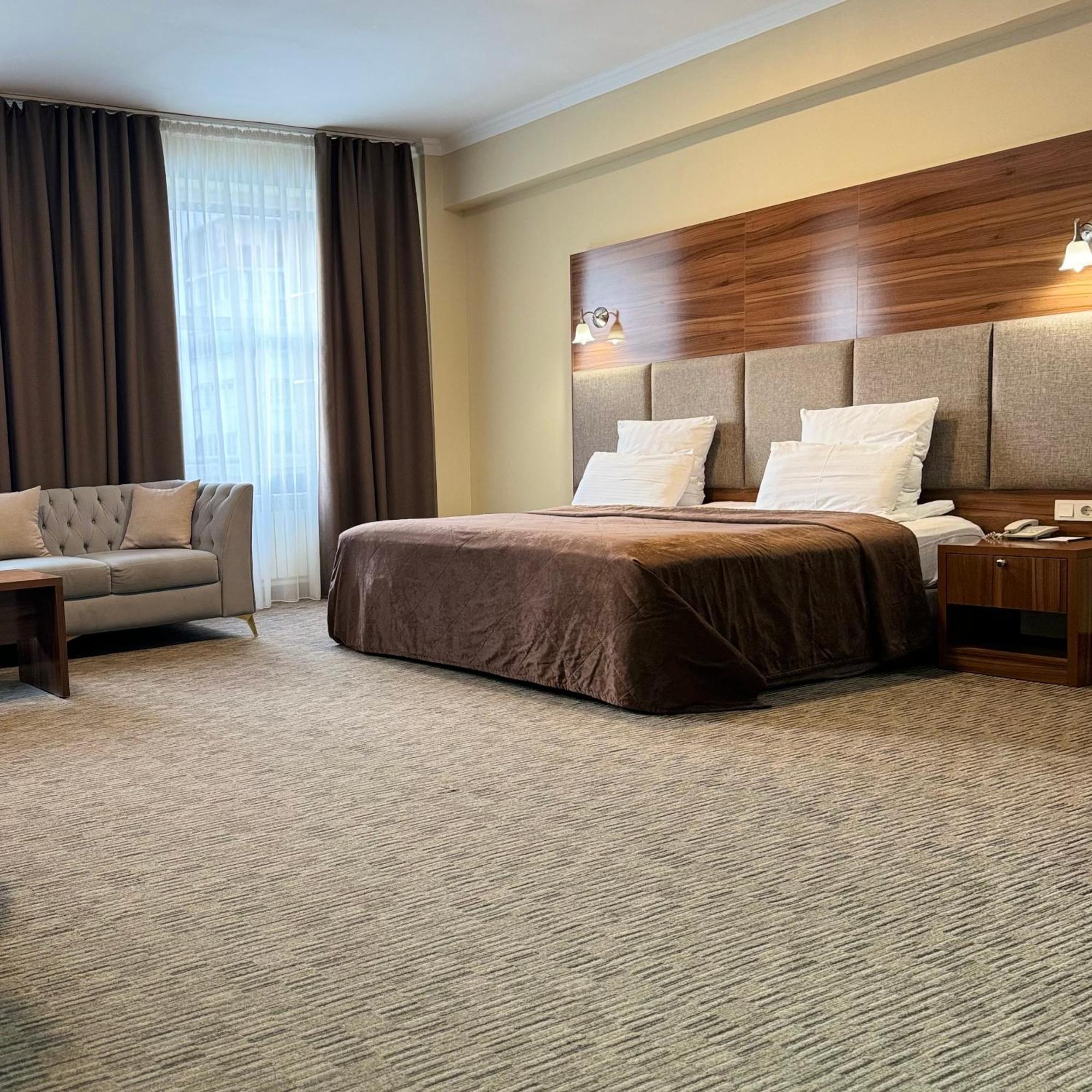 Grand Hotel Eurasia Almatı Dış mekan fotoğraf